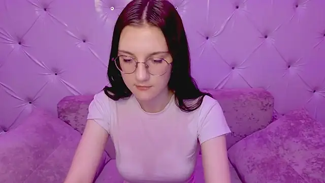 VixenLight online show from February 4, 2026, 2:28 am