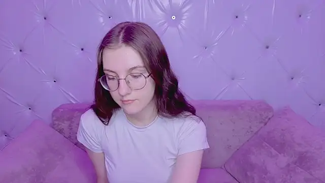 VixenLight online show from March 16, 2026, 1:22 am