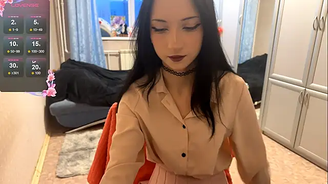 UrBabeLuna online show from February 4, 2026, 4:07 am