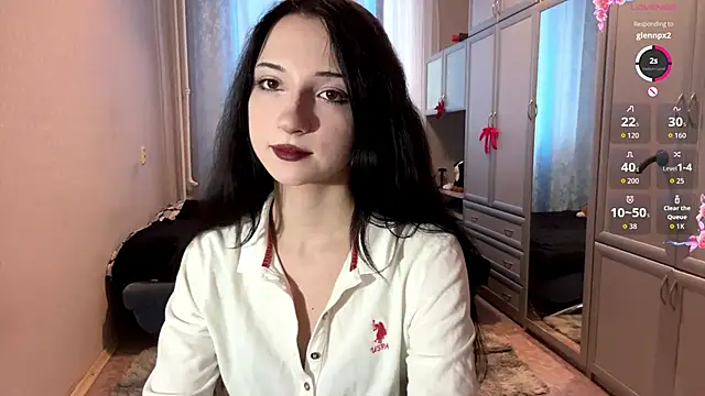 UrBabeLuna online show from March 1, 2026, 12:51 pm