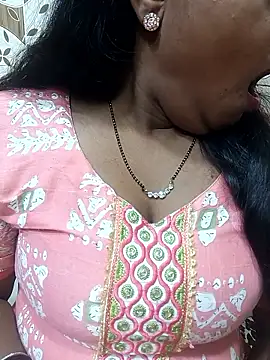 Snapshot of Parul-009 chatting on March 19, 2026, 7:01 am Parul-009 online show from March 19, 2026, 7:01 am