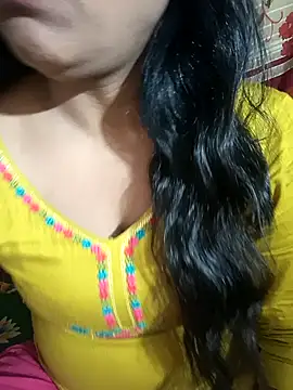 Snapshot of Parul-009 chatting on March 27, 2026, 4:40 am Parul-009 online show from March 27, 2026, 4:40 am