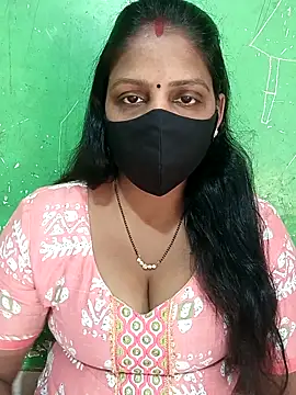 Snapshot of Parul-009 chatting on April 6, 2026, 9:43 am Parul-009 online show from April 6, 2026, 9:43 am