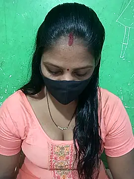 Snapshot of Parul-009 chatting on April 8, 2026, 6:02 am Parul-009 online show from April 8, 2026, 6:02 am