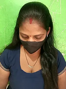 Snapshot of Parul-009 chatting on April 9, 2026, 9:04 am Parul-009 online show from April 9, 2026, 9:04 am