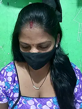 Snapshot of Parul-009 chatting on April 10, 2026, 6:40 am Parul-009 online show from April 10, 2026, 6:40 am