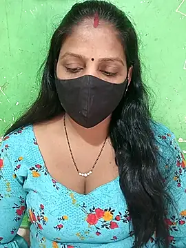 Snapshot of Parul-009 chatting on April 11, 2026, 9:02 am Parul-009 online show from April 11, 2026, 9:02 am