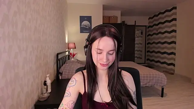 CozyAesthetics online show from February 3, 2026, 8:30 am