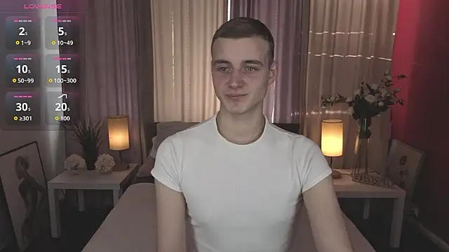 HereAlexColee online show from February 10, 2026, 2:10 pm