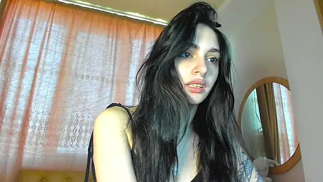 Snapshot of Lesyalisss chatting on June 7, 2026, 4:27 am Lesyalisss online show from June 7, 2026, 4:27 am
