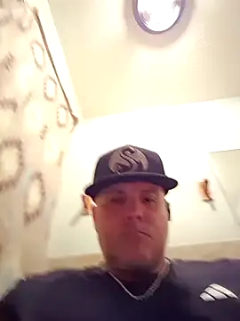 Snapshot of Flyrock69 chatting on April 14, 2026, 7:36 am Flyrock69 online show from April 14, 2026, 7:36 am