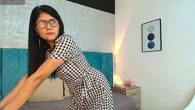 dulcenena moon online show from March 17, 2026, 8:34 pm