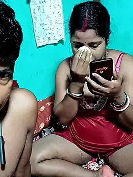 Snapshot of Your_deshibhabi25years chatting on July 23, 2026, 10:08 pm Your deshibhabi25years online show from July 23, 2026, 10:08 pm