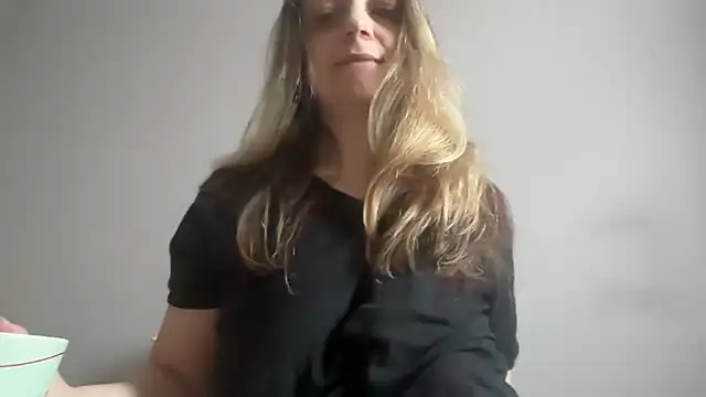 ShyFlameLive online show from April 26, 2026, 12:47 pm