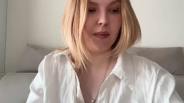 Ophelia Ritz online show from June 5, 2026, 6:52 am