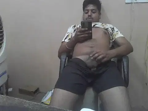 Snapshot of chocolatesboy143 chatting on May 5, 2026, 4:15 pm chocolatesboy143 online show from May 5, 2026, 4:15 pm