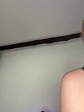 Zoey  08 online show from May 20, 2026, 1:17 pm