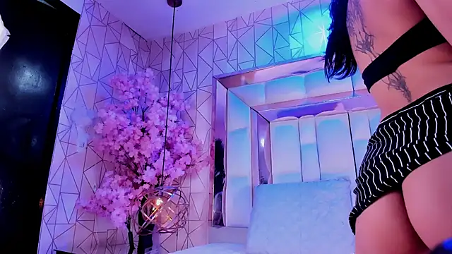 AleskaFox online show from March 3, 2026, 1:06 pm