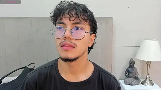 Snapshot of kai_storn chatting on June 3, 2026, 11:24 am kai storn online show from June 3, 2026, 11:24 am