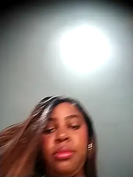 Snapshot of LUCIA-FERRERO chatting on March 12, 2026, 8:04 pm LUCIA-FERRERO online show from March 12, 2026, 8:04 pm