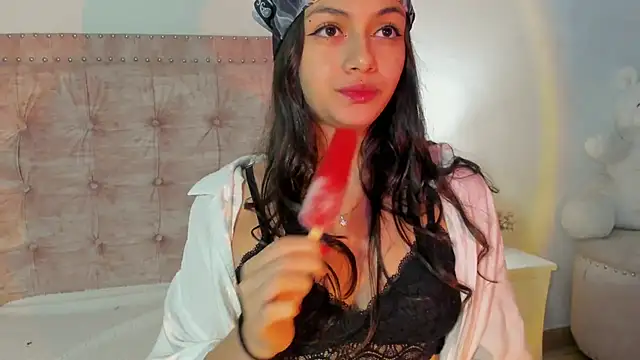 Jennifer Lee  online show from February 17, 2026, 10:01 am