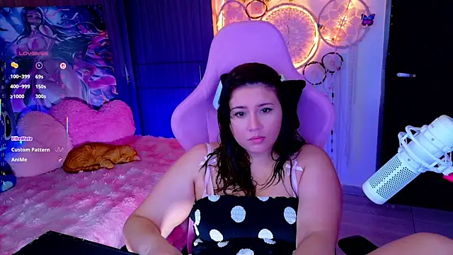 ALIS E G online show from June 24, 2026, 8:19 pm