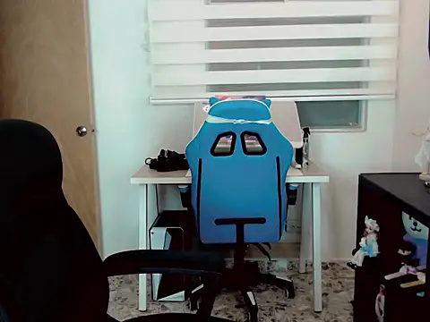 duvisex19 online show from February 8, 2026, 4:27 am