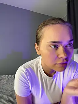 MonicaWestt online show from February 19, 2026, 6:42 am