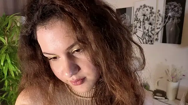 Lili Torin online show from February 15, 2026, 1:41 pm