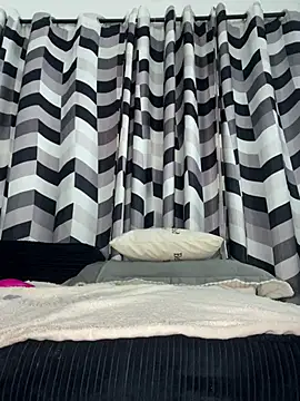 SluttyEll online show from February 6, 2026, 6:55 pm