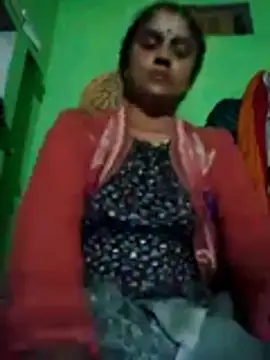 Snapshot of Miya_jaan chatting on February 2, 2026, 5:22 pm Miya jaan online show from February 2, 2026, 5:22 pm