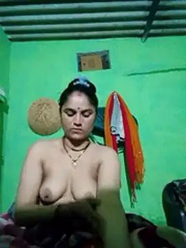 Snapshot of Miya_jaan chatting on February 4, 2026, 2:45 pm Miya jaan online show from February 4, 2026, 2:45 pm