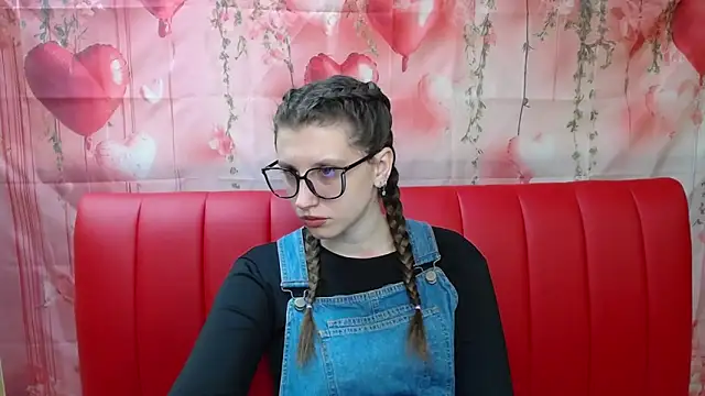 LilianaShine online show from March 17, 2026, 6:17 am