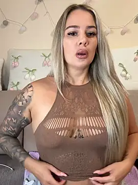 sexybatwomen33 online show from May 8, 2026, 7:57 am