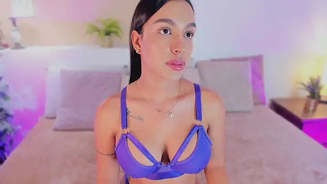 Snapshot of xiomara_cortes chatting on May 11, 2026, 7:44 pm xiomara cortes online show from May 11, 2026, 7:44 pm