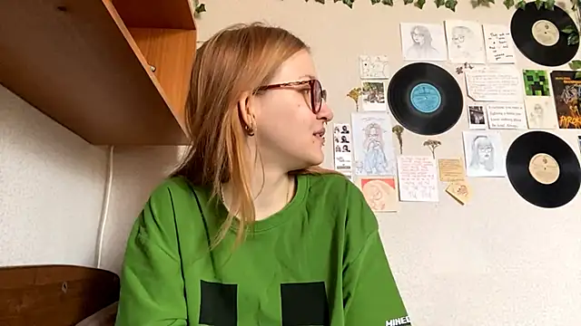 LaureenVielma online show from April 25, 2026, 8:06 am
