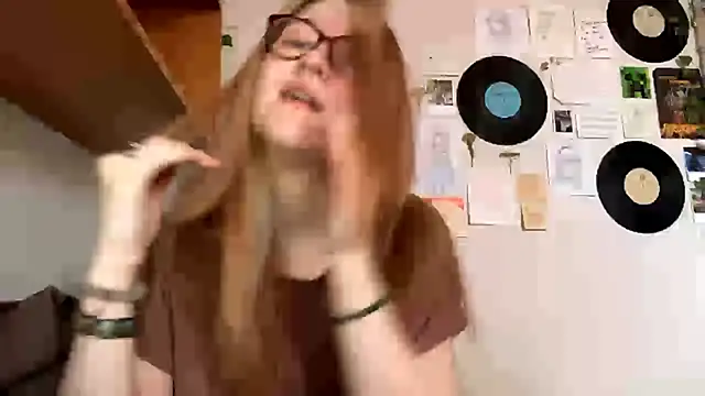 LaureenVielma online show from April 28, 2026, 11:26 am