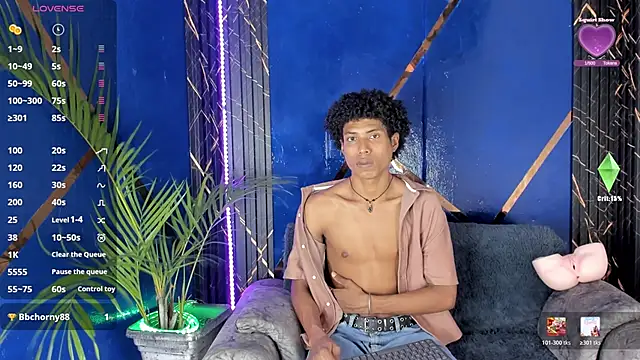 Walkers05 online show from May 25, 2026, 5:41 pm