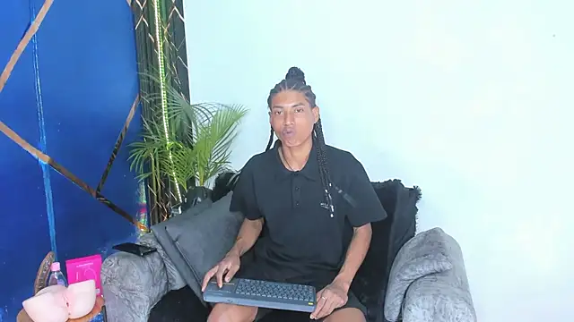 Walkers05 online show from July 3, 2026, 5:52 pm