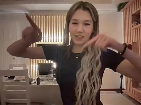 lilXdomiii online show from February 2, 2026, 1:54 pm