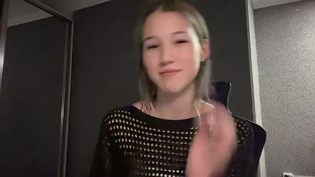 lilXdomiii online show from March 10, 2026, 2:33 pm