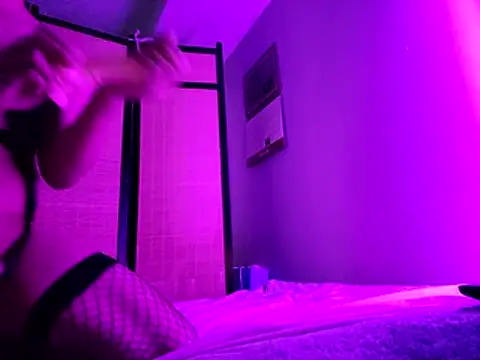 Snapshot of FembMarie chatting on March 19, 2026, 5:00 am FembMarie online show from March 19, 2026, 5:00 am