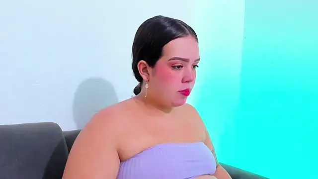 Emely pregnantt online show from March 11, 2026, 8:09 am