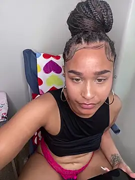 Snapshot of Jamalyce chatting on March 6, 2026, 5:42 pm Jamalyce online show from March 6, 2026, 5:42 pm