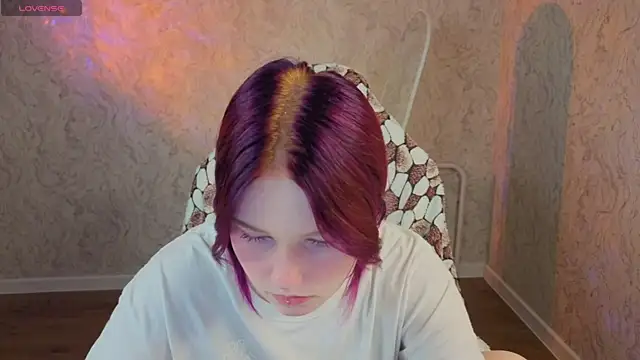 Julia Anis online show from April 26, 2026, 1:03 am