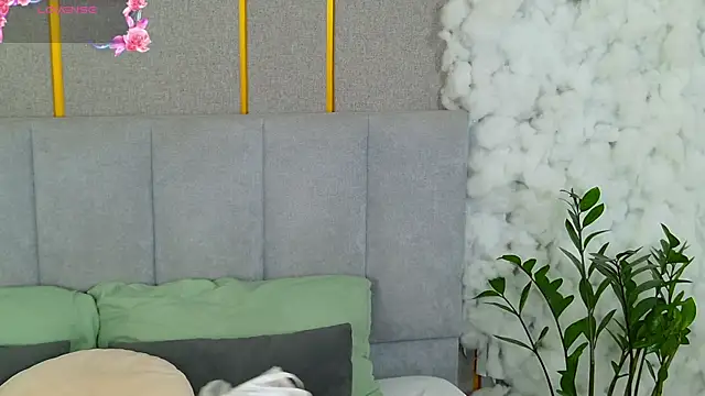 Snapshot of VivanWestwood chatting on July 17, 2026, 6:13 pm VivanWestwood online show from July 17, 2026, 6:13 pm