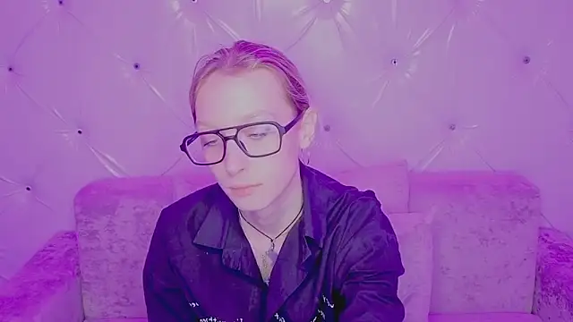 Akiro Kim7 online show from March 12, 2026, 2:18 am