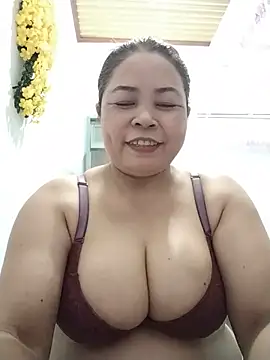 Snapshot of Baby-bigtits2026 chatting on May 18, 2026, 10:21 am Baby-bigtits2026 online show from May 18, 2026, 10:21 am