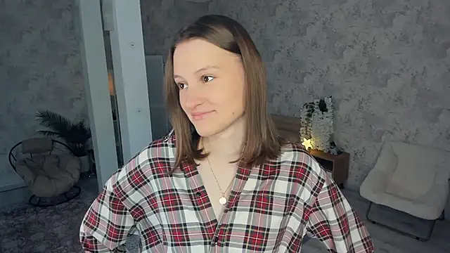 LianneBynon online show from February 21, 2026, 8:26 am