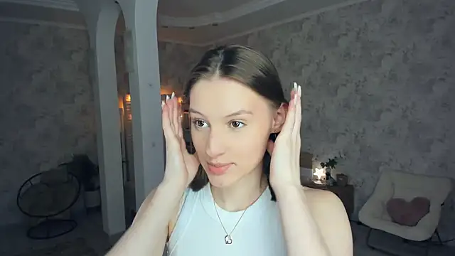 LianneBynon online show from June 15, 2026, 8:38 am